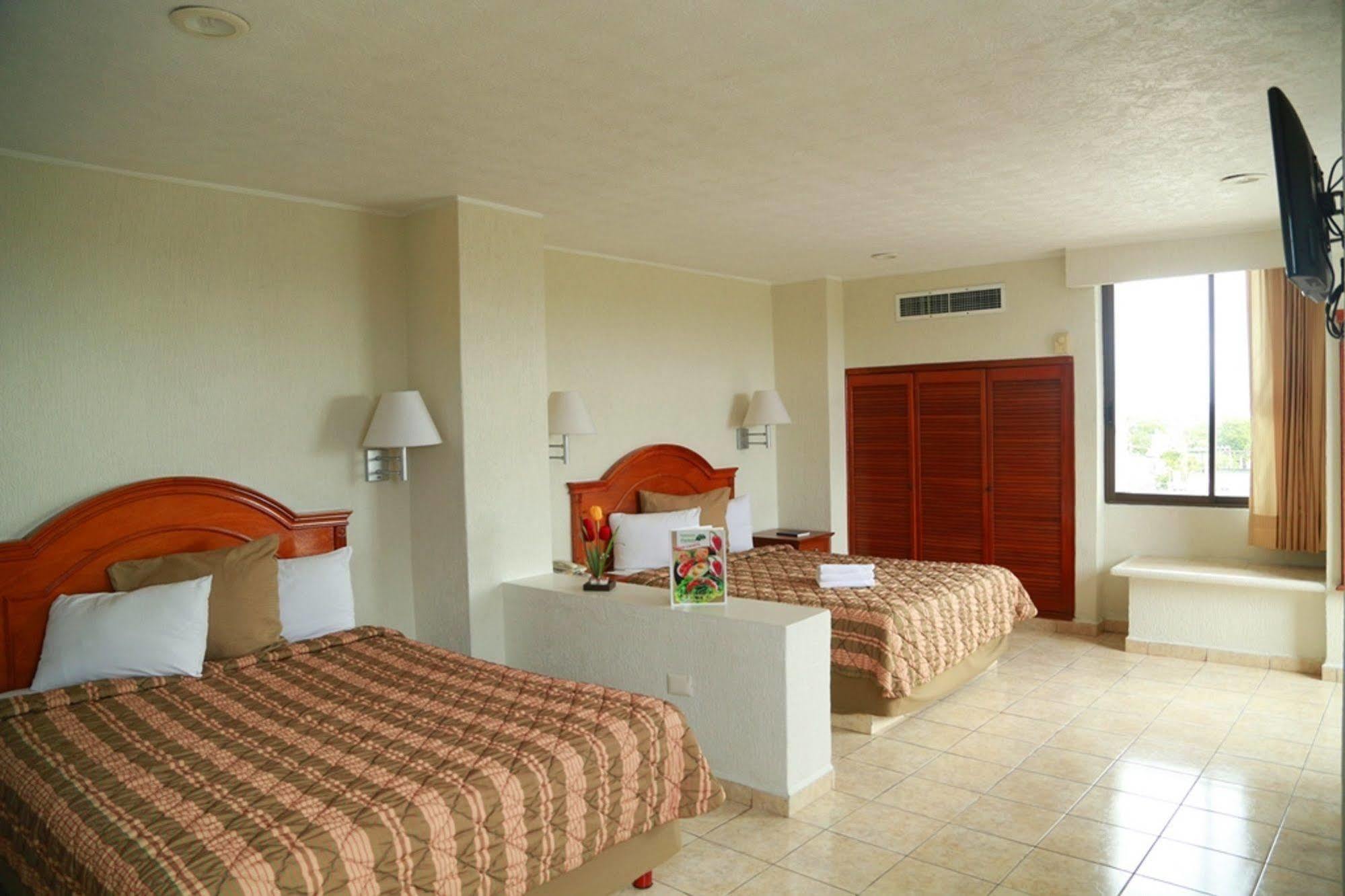Hotel & Suites Real Del Lago Villahermosa Extérieur photo